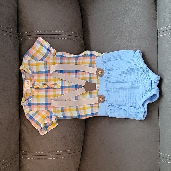 BABY Suspender Outfit - Picture 1 of 4